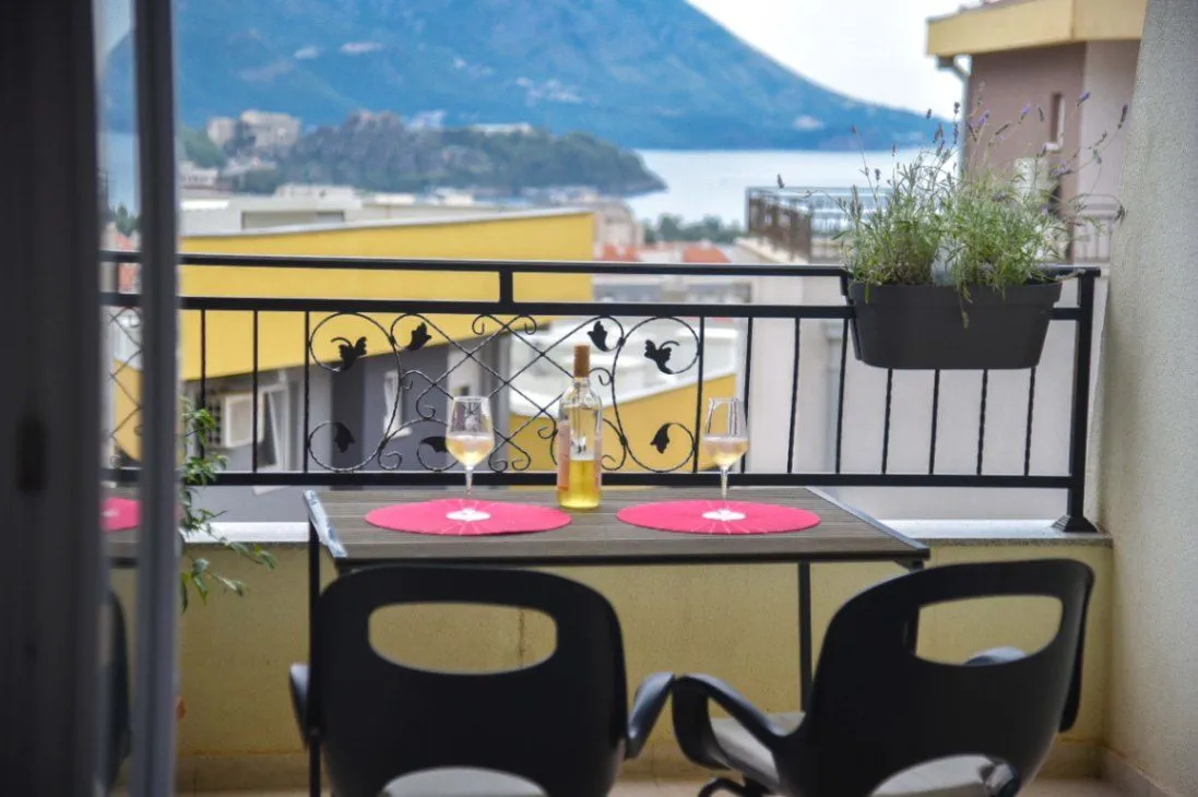 Izdavanje, jednosoban stan, 46m², Dubovica, Budva