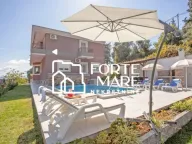 Sale, five bedroom apartment, 272m², Baošići, Herceg Novi - image 1