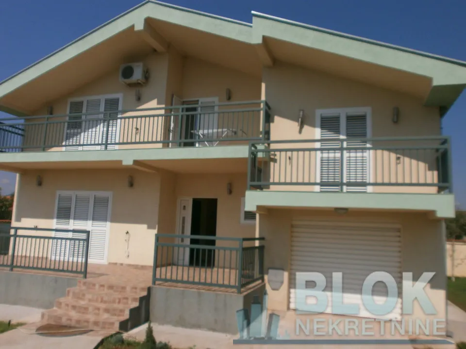 Rent, house, 270m², Donja Gorica, Podgorica