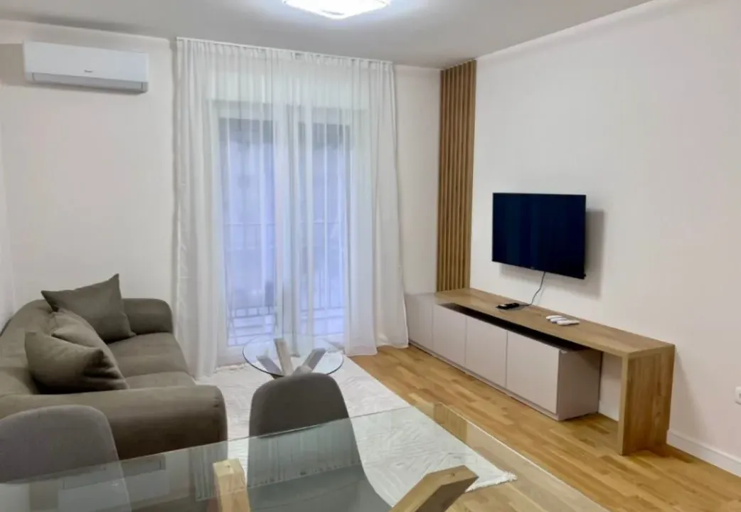 Izdavanje, jednosoban stan, 41m², Pobrežje, Podgorica