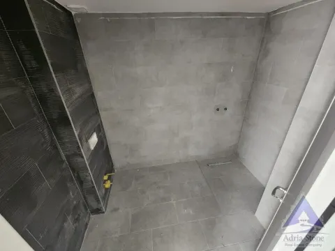 Sale, three bedroom apartment, 136m², Kalimanj, Tivat - image 6