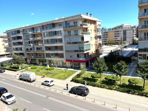 Prodaja, jednosoban stan, 47m², City Kvart, Podgorica - image 8
