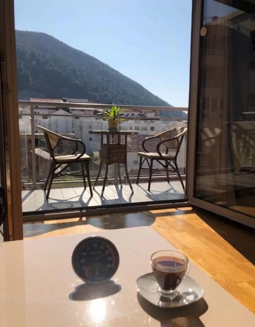 Prodaja, jednosoban stan, 43m², Lazi, Budva