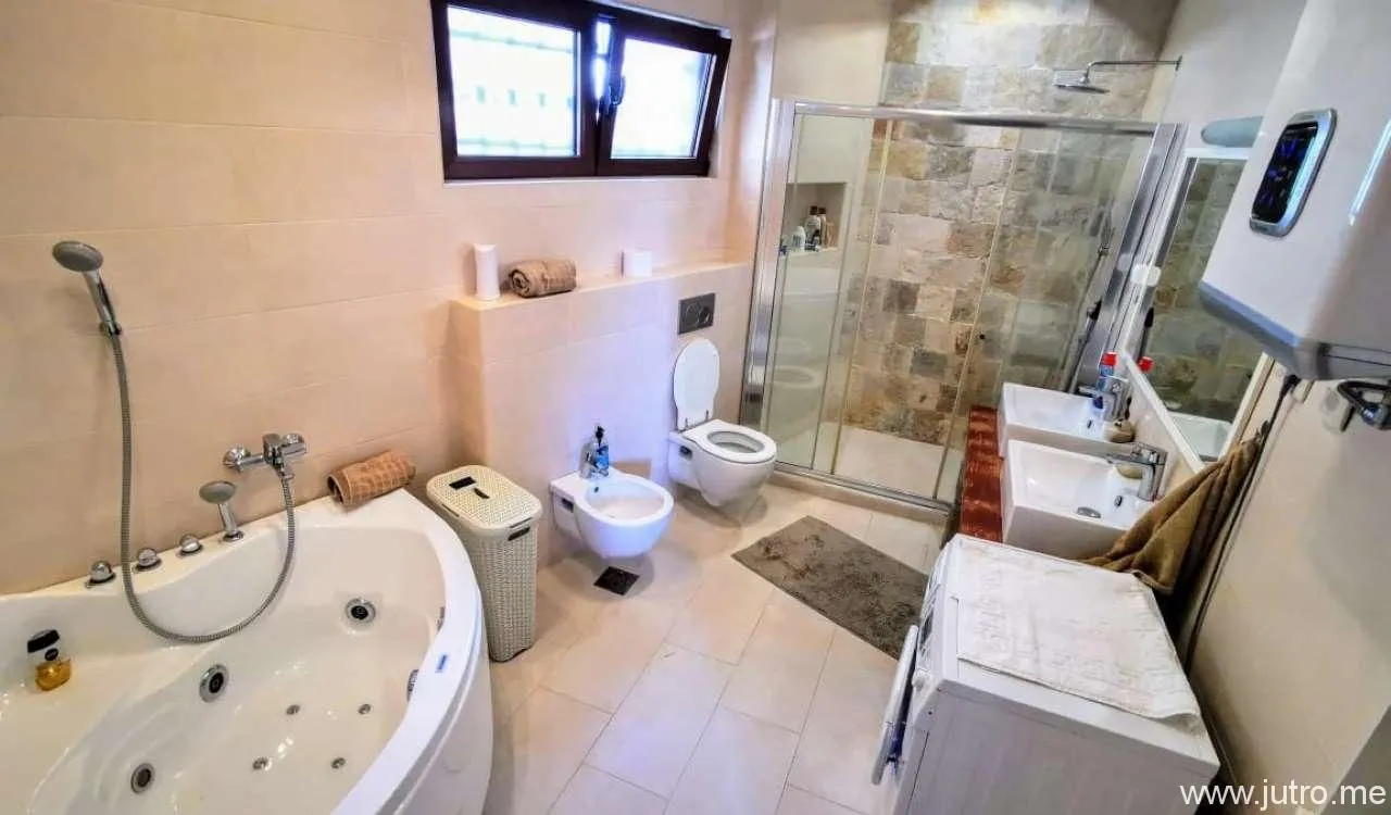 Sale, house, 93m², Rijeka Reževići, Budva