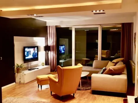 Prodaja, četvorosoban stan, 106m², Vračar, Šid - image 7