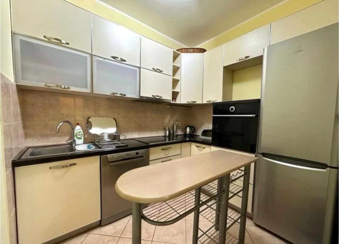 Izdavanje, dvosoban stan, 60m², Zabjelo, Podgorica