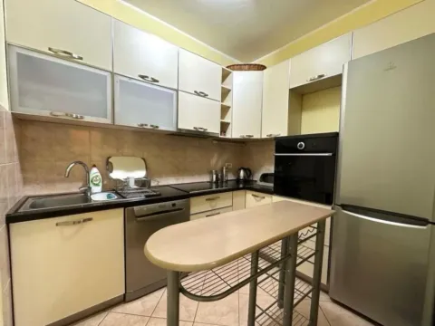 Izdavanje, dvosoban stan, 60m², Zabjelo, Podgorica