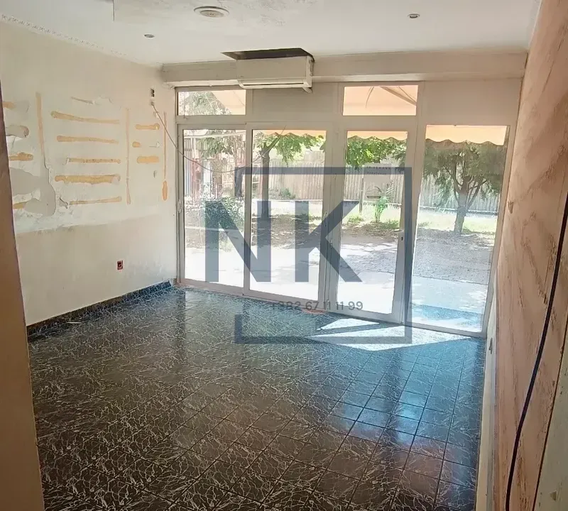 Izdavanje, poslovni prostor, 32m², Lepa Kata, Podgorica