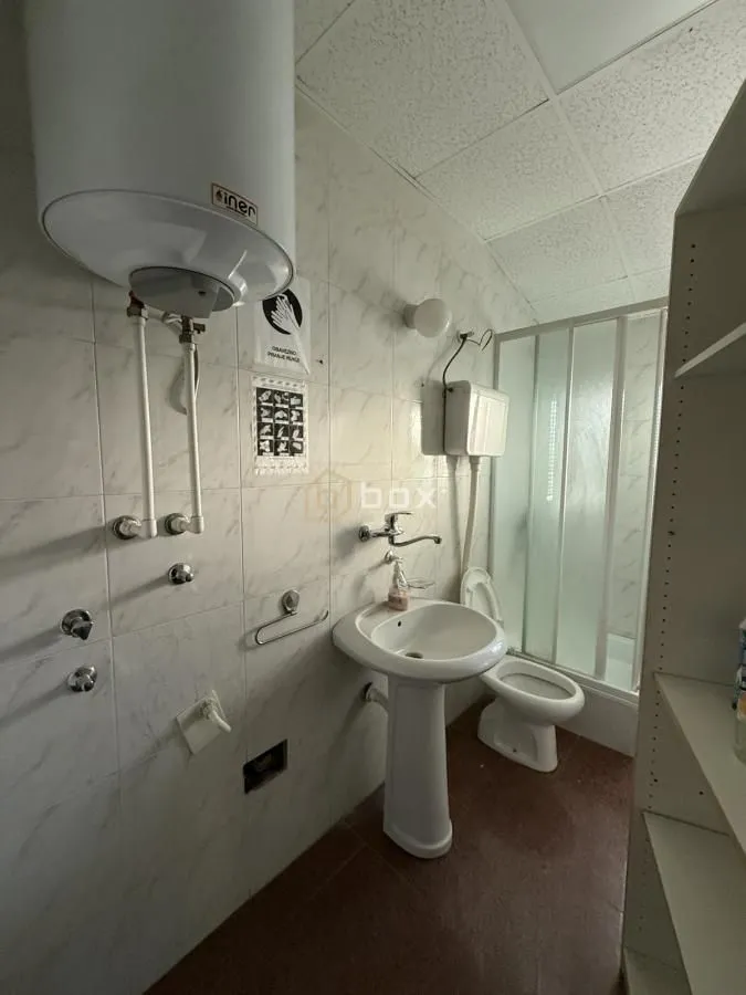Rent, office space, 118m², Medijana, Niš