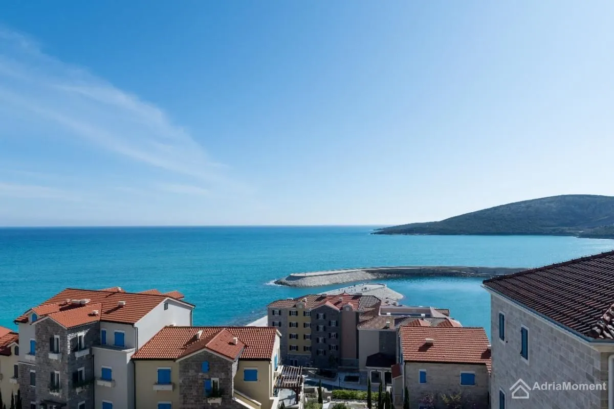 Prodaja, dvosoban stan, 143m², Radovići, Tivat