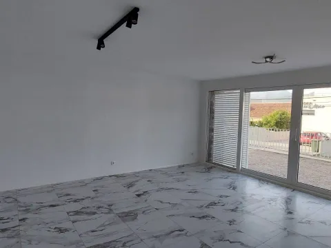 Prodaja, stan, 90m², Tivat, Crna Gora - image 3