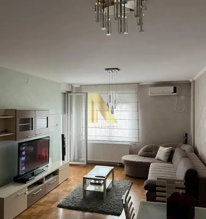 Izdavanje, jednosoban stan, 50m², Grbavica, Novi Sad Sve Podlokacije