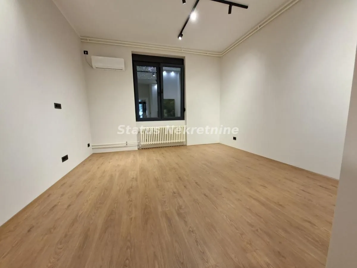 Prodaja, trosoban stan, 100m², Stari grad, Novi Sad