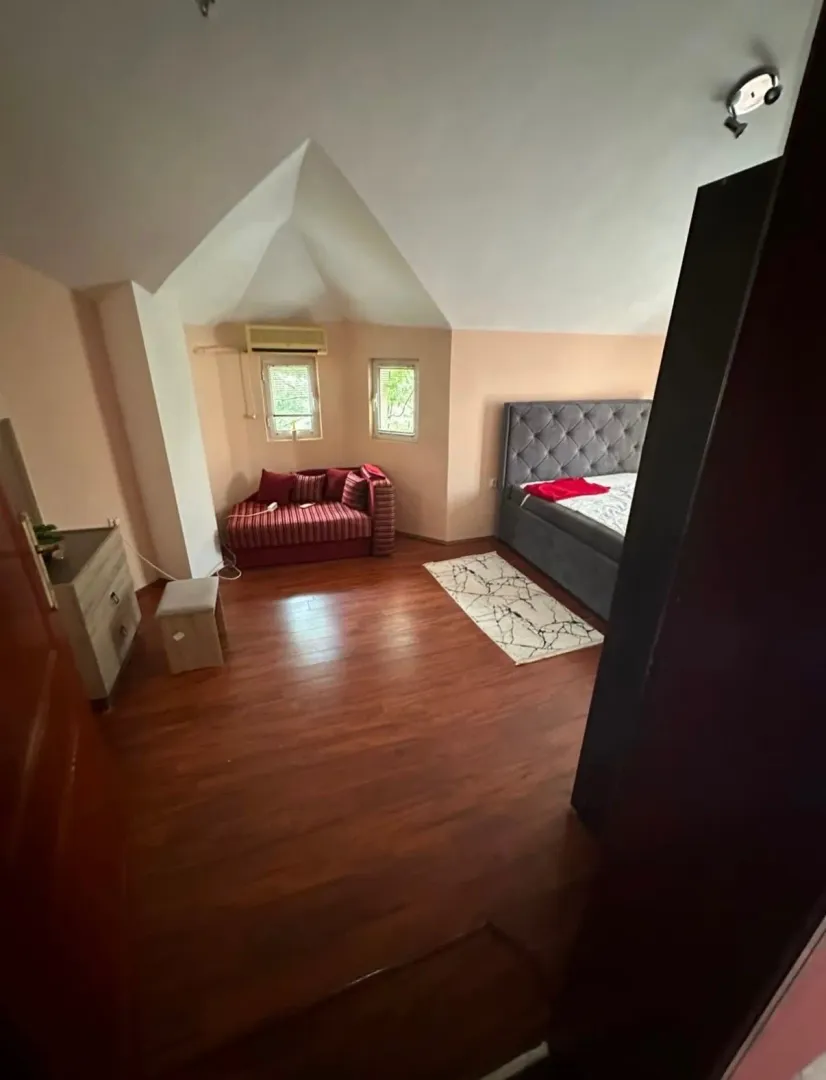 Rent, house, 200m², Donja Gorica, Podgorica