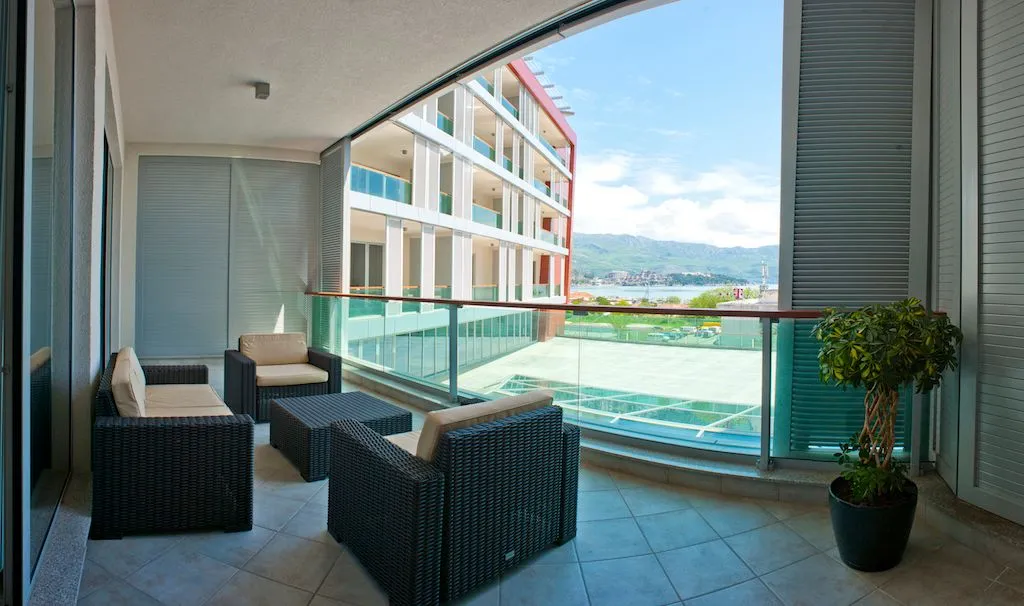 Izdavanje, dvosoban stan, 95m², Budva okolina, Budva