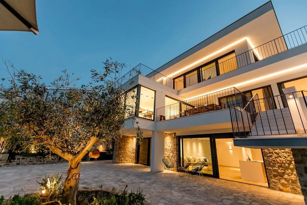 Prodaja, kuća, 676m², Tivat, Crna Gora