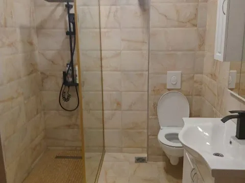 Izdavanje, dvosoban stan, 71m², Tivat, Crna Gora - image 4