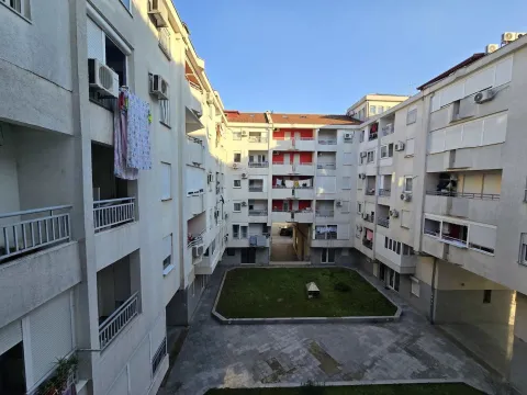 Rent, apartment, 38m², Blok 9, Podgorica - image 9