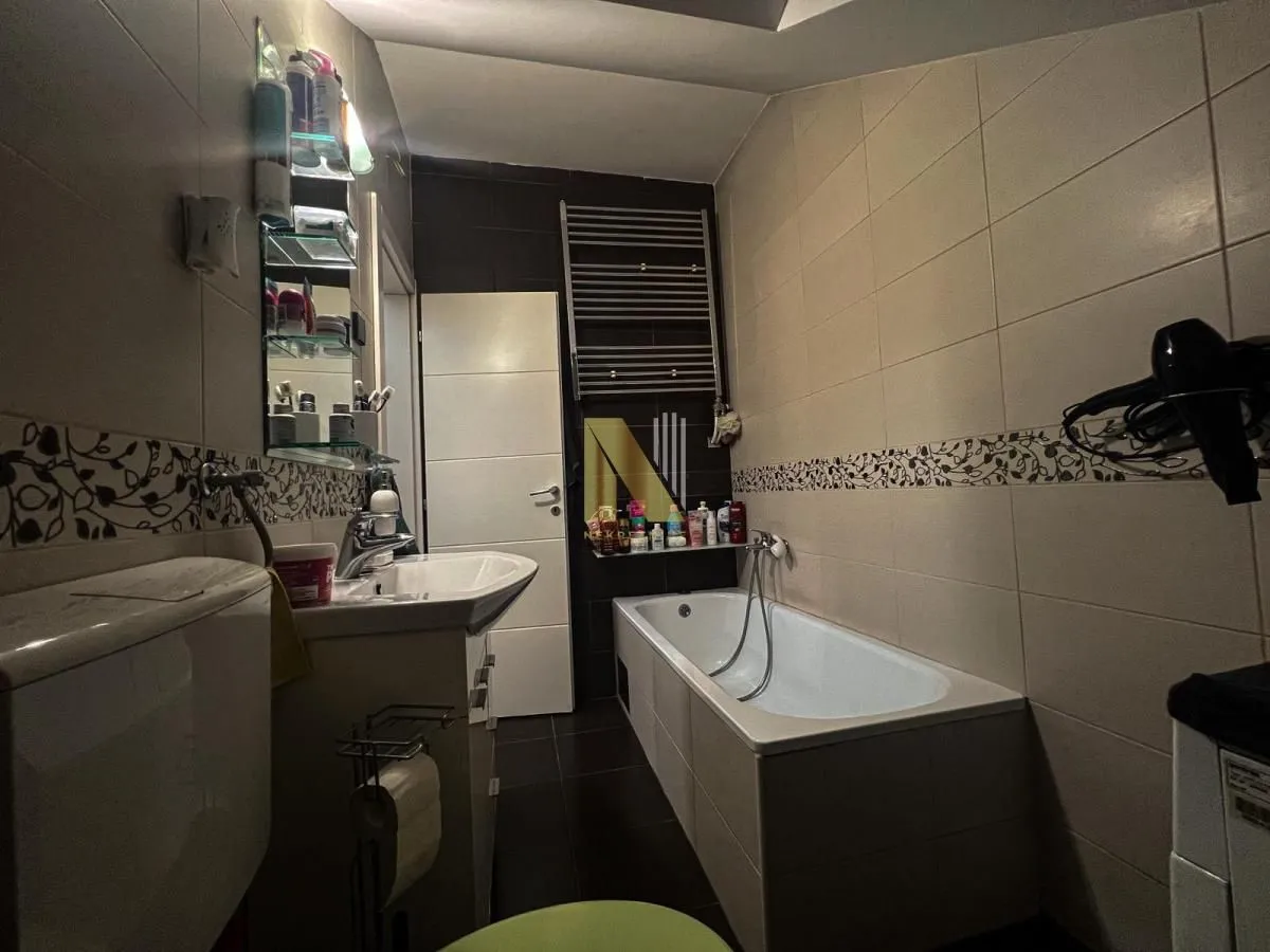 Prodaja, stan, 139m², Bulevar patrijarha Pavla, Novi Sad Sve Podlokacije
