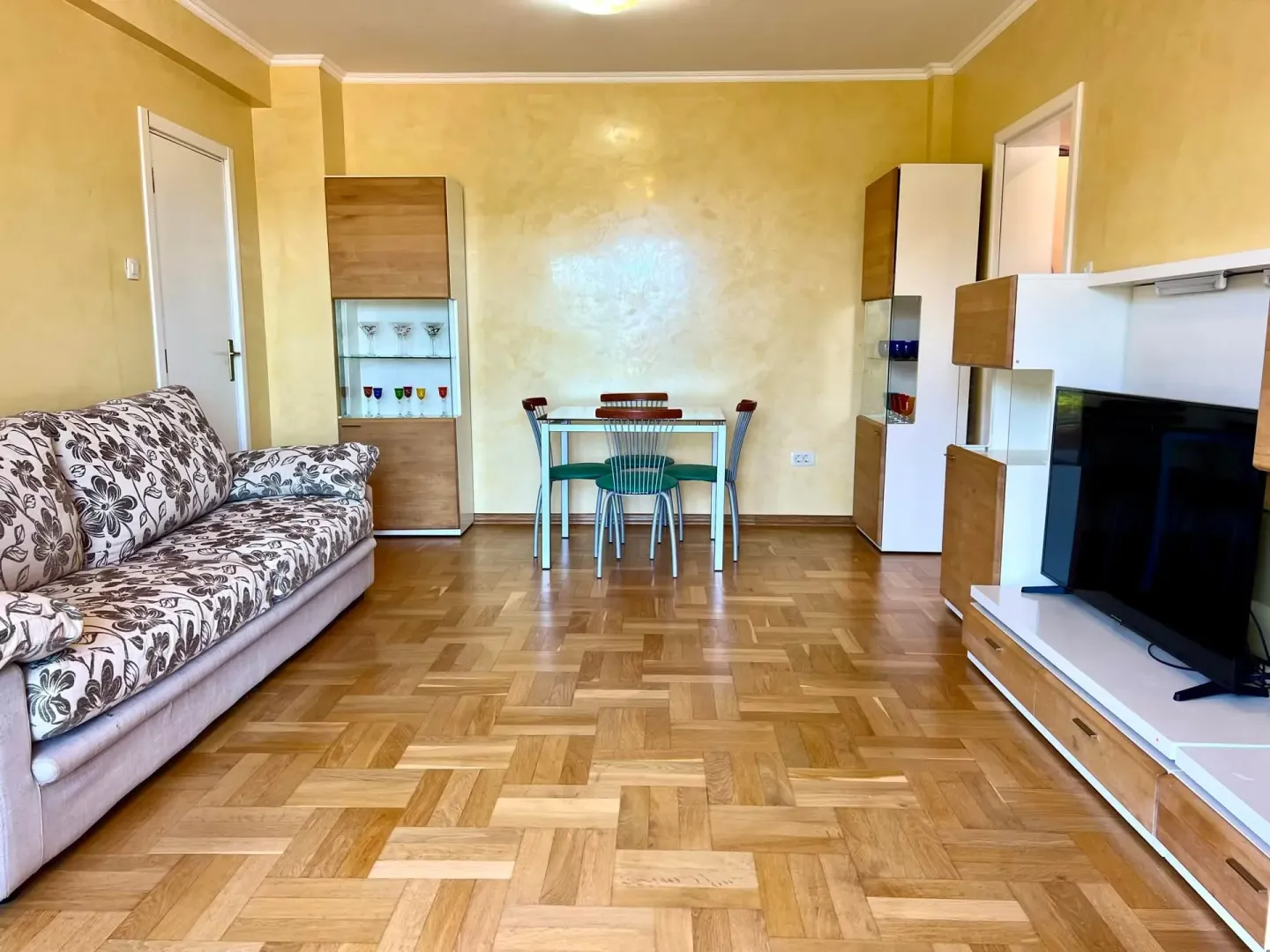 Prodaja, trosoban stan, 102m², Petrovac, Budva