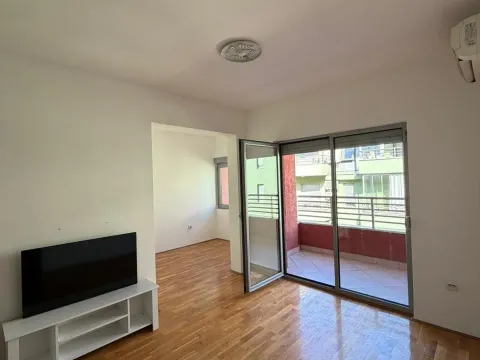Prodaja, jednosoban stan, 44m², Krivi Most, Podgorica - image 2