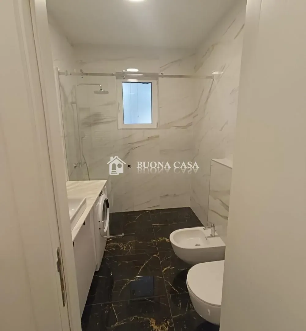 Izdavanje, četvorosoban stan, 120m², Stari Grad, Beograd