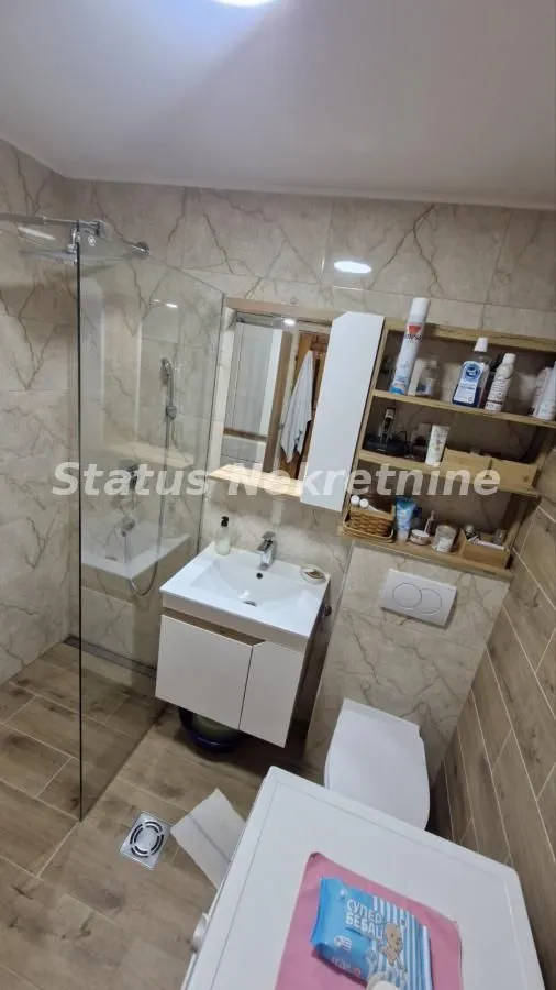 Prodaja, trosoban stan, 68m², Nova Detelinara, Novi Sad Sve Podlokacije