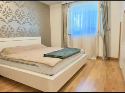 Sale, two bedroom apartment, 86m², Bečići, Budva - image 2