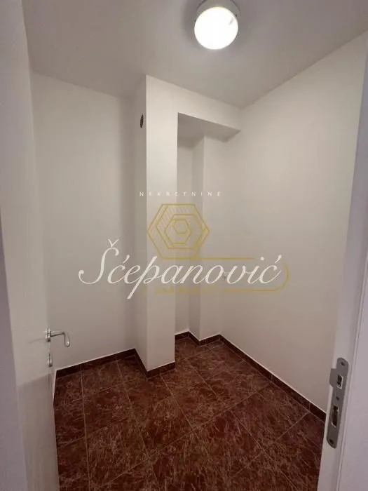 Sale, three bedroom apartment, 86m², Bulevar Oslobodjenja, Novi Sad Sve Podlokacije