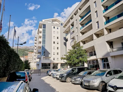 Prodaja, petosoban stan, 181m², Budva, Crna Gora - image 2