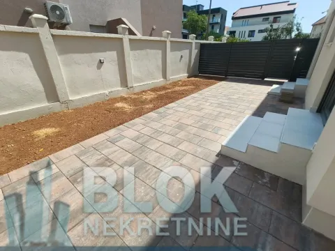 Rent, office space, 50m², Blok 9, Podgorica - image 2