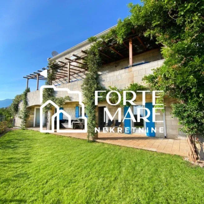 Prodaja, kuća, 250m², Blizikuće, Budva