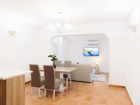 Prodaja, dvosoban stan, 74m², Sveti Stefan, Budva - image 9