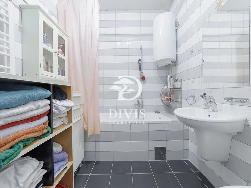 Sale, apartment, 196m², Neimar, Vračar Sve Podlokacije