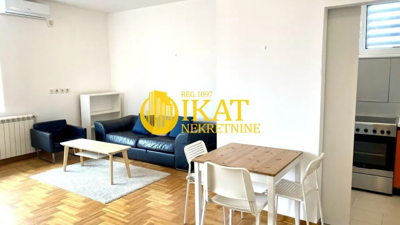 Prodaja, dvosoban stan, 60m², Skadarlija, Beograd