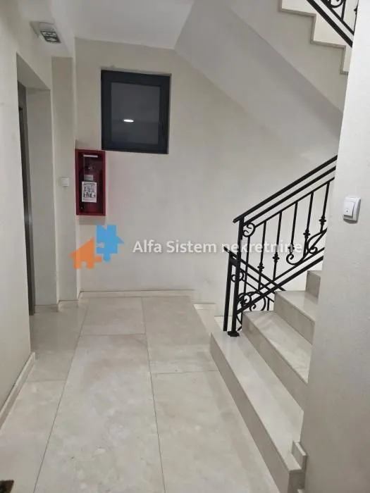 Rent, three bedroom apartment, 70m², Čubura, Beograd