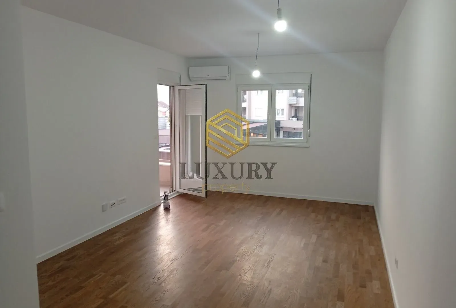 Izdavanje, jednosoban stan, 45m², Stari Aerodrom, Podgorica