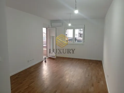 Izdavanje, jednosoban stan, 45m², Stari Aerodrom, Podgorica - image 3