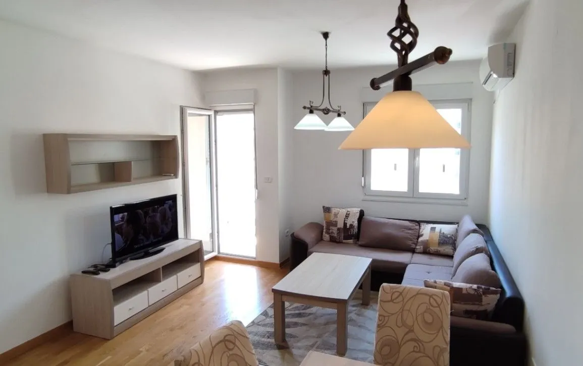 Izdavanje, jednosoban stan, 43m², City Kvart, Podgorica