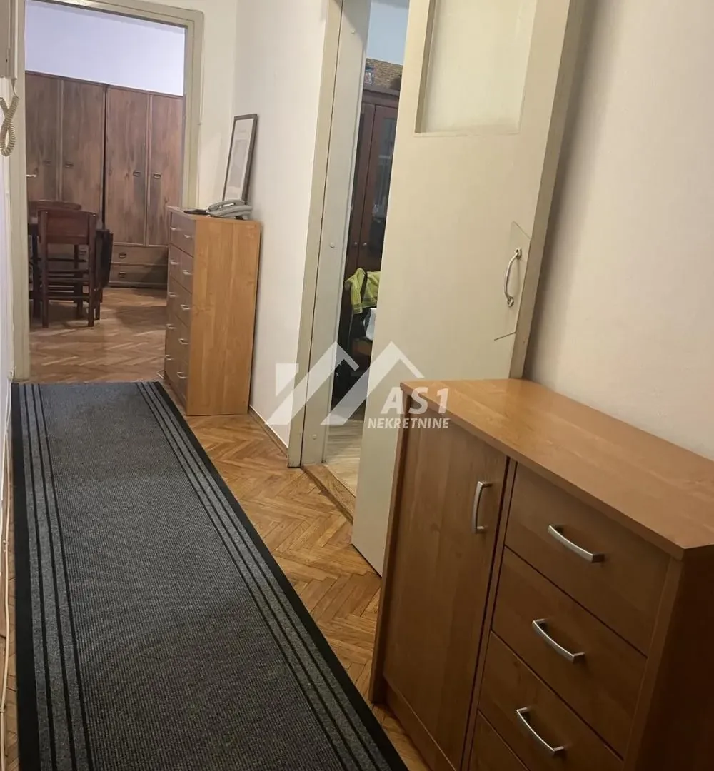 Izdavanje, jednosoban stan, 40m², Rotkvarija, Novi Sad Sve Podlokacije