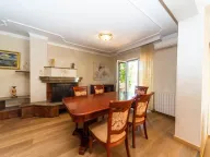 Rent, four bedroom apartment, 150m², Tivat, Crna Gora - image 4