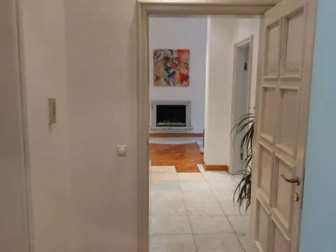 Izdavanje, trosoban stan, 115m², Kalenić Pijaca, Vračar Sve Podlokacije - image 7