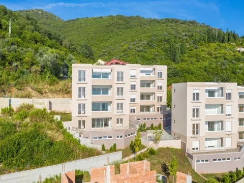 Prodaja, stan, 66m², Tivat, Crna Gora - image 2