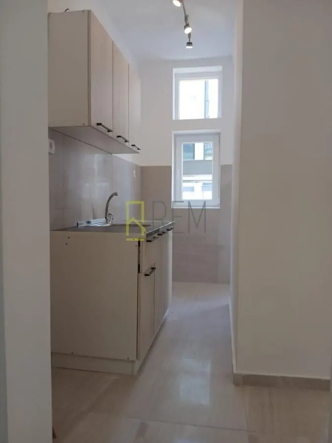 Rent, office space, 61m², Centar, Podgorica