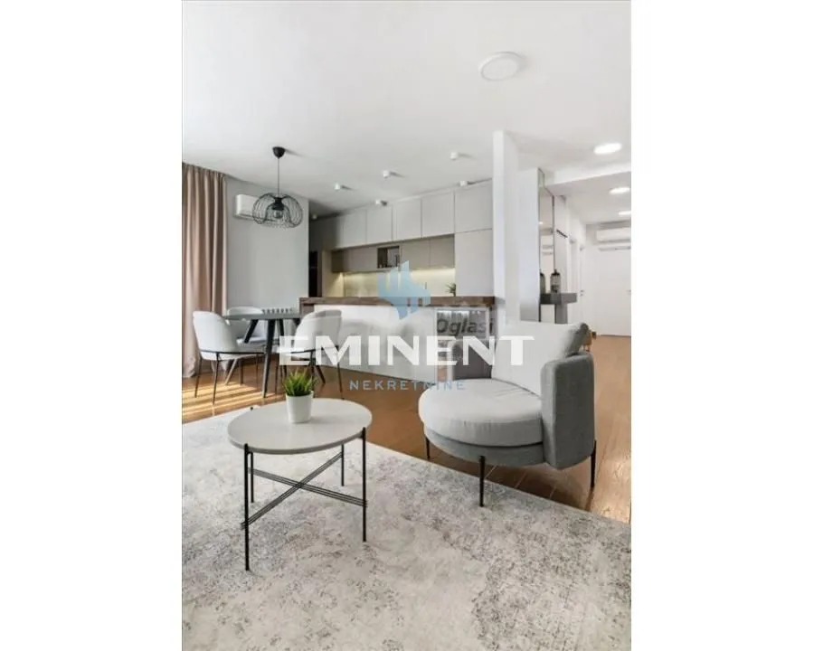 Izdavanje, četvorosoban stan, 98m², Južni Bulevar, Vračar Sve Podlokacije