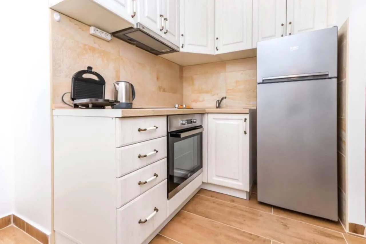 Izdavanje, jednosoban stan, 40m², Centar, Tivat