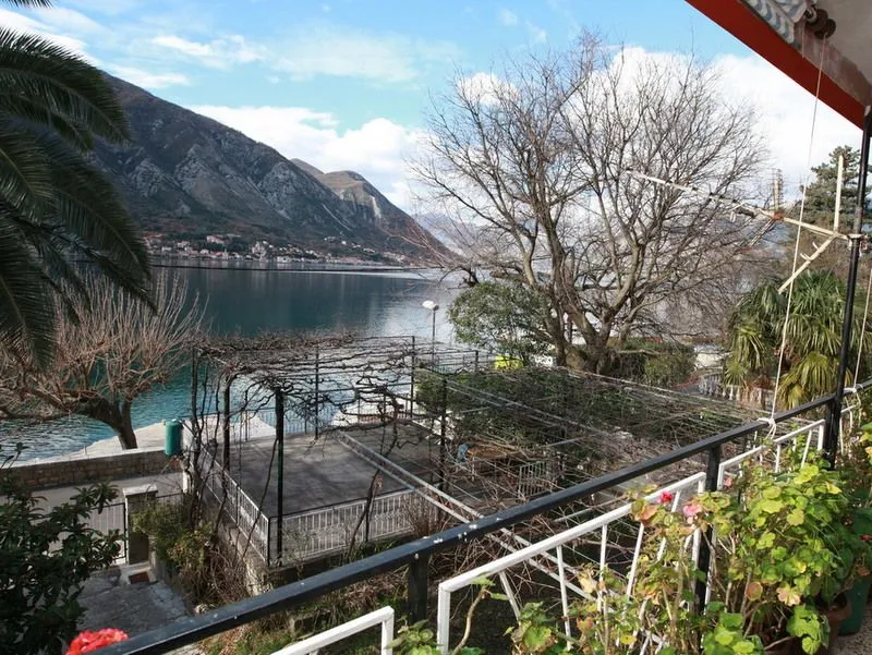 Prodaja, kuća, 220m², Dobrota, Kotor