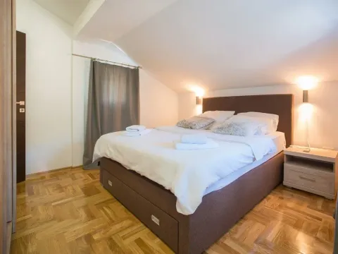 Sale, house, 240m², Stoliv, Kotor - image 19