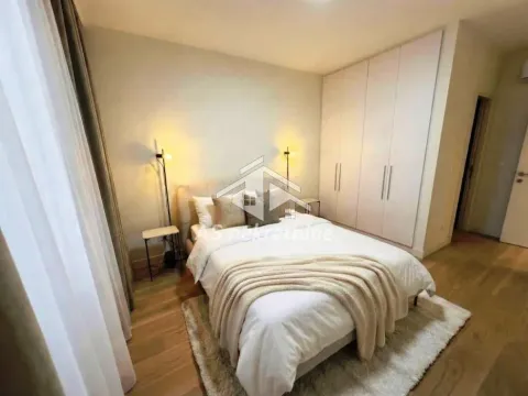 Izdavanje, trosoban stan, 84m², Savski Venac, Beograd - image 9