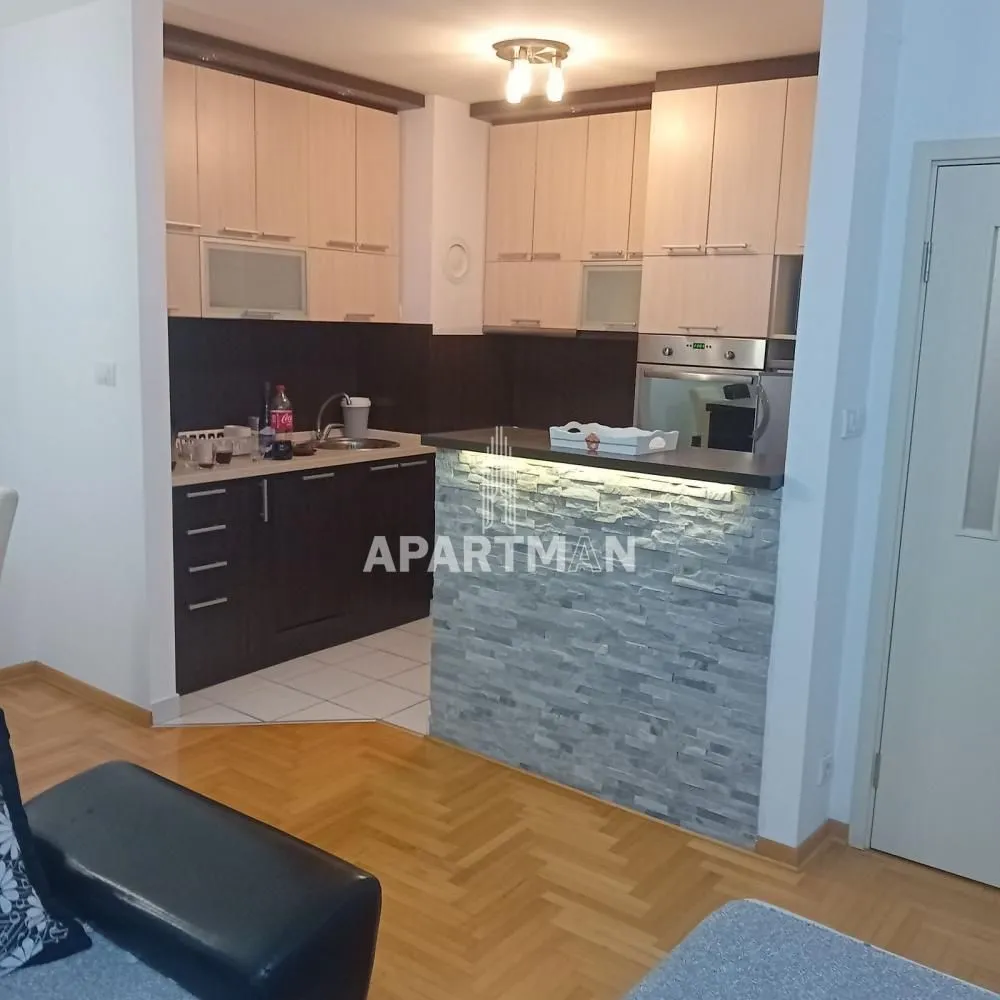 Rent, three bedroom apartment, 83m², Voždovac Sve Podlokacije, Beograd